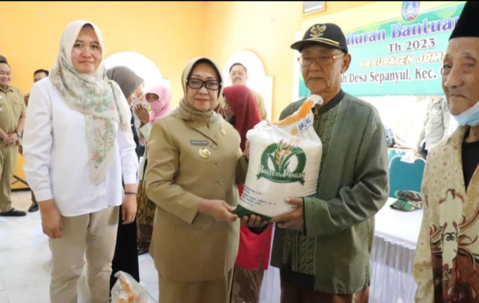 Giat Fasilitasi Protokoler: Penyaluran Bantuan Pangan di Desa Spanyul, Kecamatan Gudo, Jombang