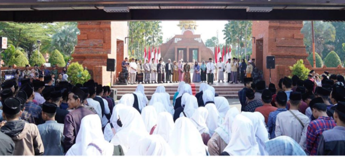 Wali Kota Mojokerto Lepas Rombongan Santri Lirboyo, Apresiasi Pilihan Orang Tua untuk Pendidikan Pesantren