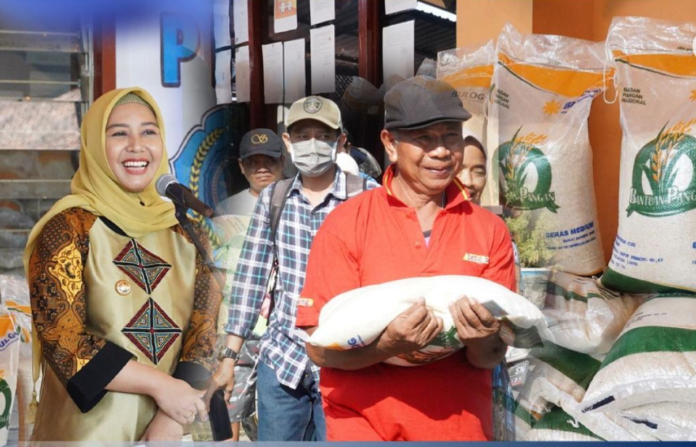 "Wali Kota Mojokerto Tinjau Langsung Pendistribusian Bantuan Pangan CBP, Pastikan Proses Berjalan Lancar"