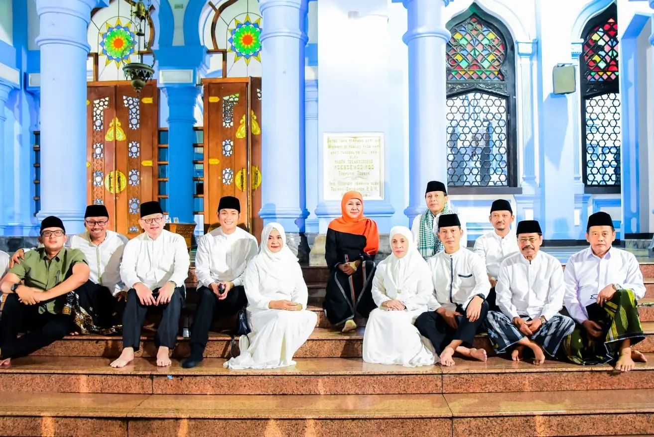 Gubernur Jawa Timur, Khofifah Indar Parawansa, Melakukan Safari Ramadlan di Masjid Agung Tuban
