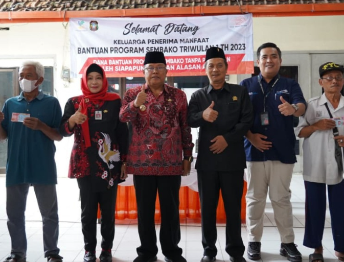 Ratusan KPM Kota Blitar Terima Bantuan Pangan Non Tunai dari Kementerian Sosial