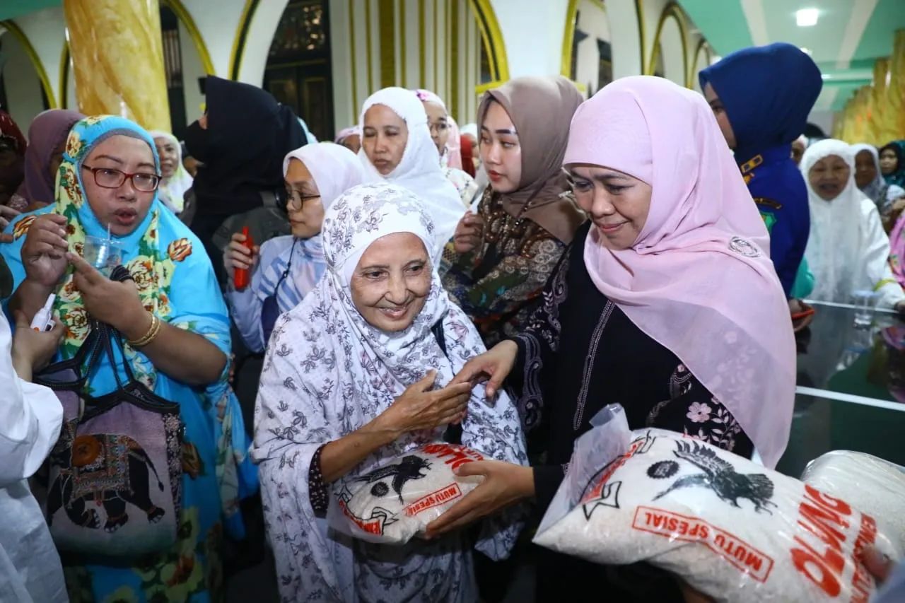 Masjid Jami' Sumenep merupakan salah satu masjid tertua dan bersejarah di Indonesia. 