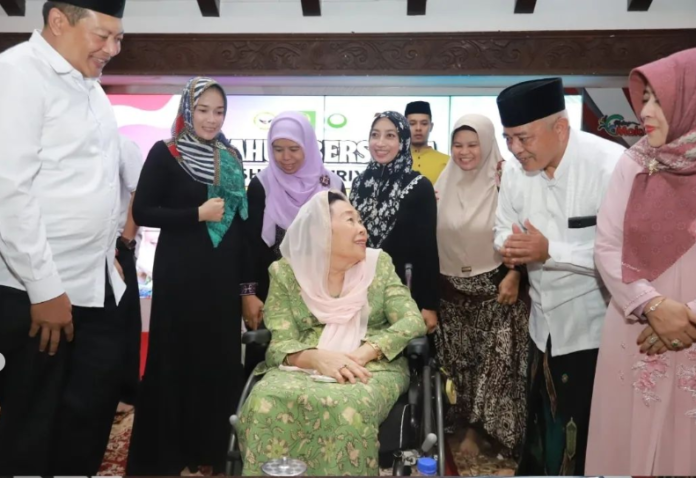 Sahur bersama dengan istri dari mendiang Presiden keempat RI, Abdurrahman Wahid, Ibu Dr. (HC) Dra. Hj. Shinta Nuriyah Wahid, M.Hum,