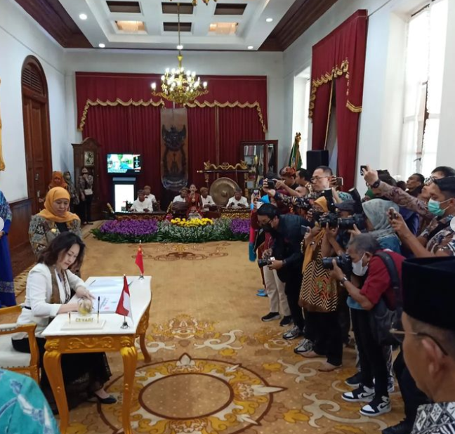 Gubernur Jawa Timur Bahas Potensi Kerjasama dengan Dubes Tiongkok