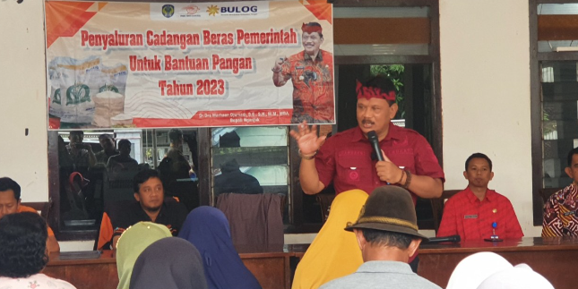 Bupati Nganjuk Pantau Penyaluran Bantuan Cadangan Pangan Pemerintah di Sejumlah Desa