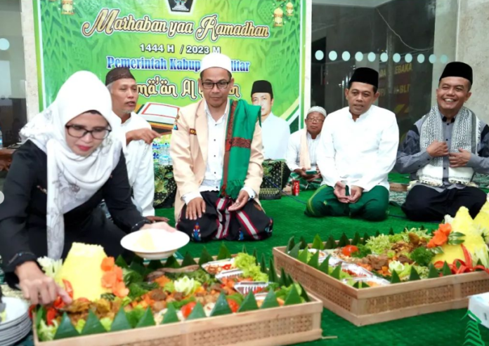 Bupati Blitar Tutup Tadarus Al-Quran, Ajak Warga Makmurkan Mushola dan Dorong Pembentukan Mental Anak-Anak yang Kuat