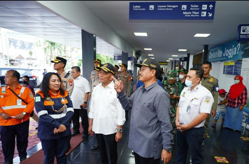 Menteri Koordinator Bidang Pembangunan Manusia dan Kebudayaan Tinjau Stasiun Kereta Api, Wali Kota: Banyak Manfaat dari Kunjungan Pejabat Pusat