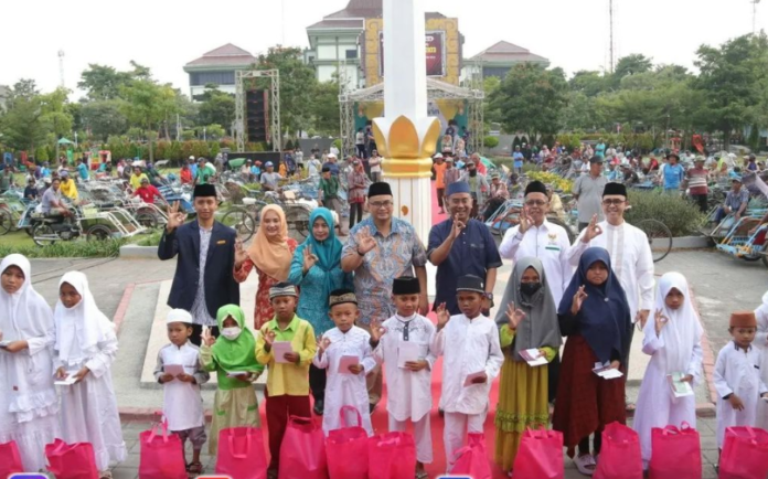 Probolinggo, Ribuan Berkah Ramadhan untuk Abang Becak dan Warga di Kraksaan