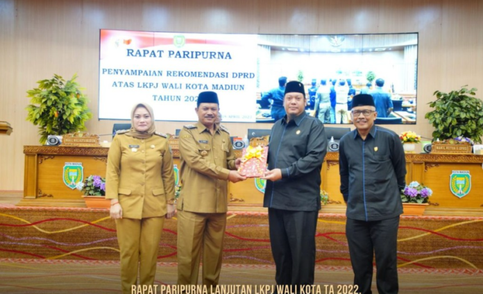Wali Kota Madiun Terima Rekomendasi DPRD Terkait LKPj 2022 dan Komitmen Tingkatkan Kesejahteraan Masyarakat