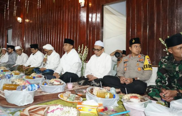 Plt. Bupati Bangkalan Hadiri Haul ke-101 Syaichona Moh. Cholil Bin Abdul Latif