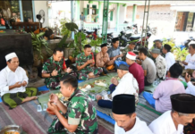 "TMMD Ke-116: Prajurit dan Warga Randuharjo Mojokerto Rapatkan Barisan Lewat Makan Bersama"
