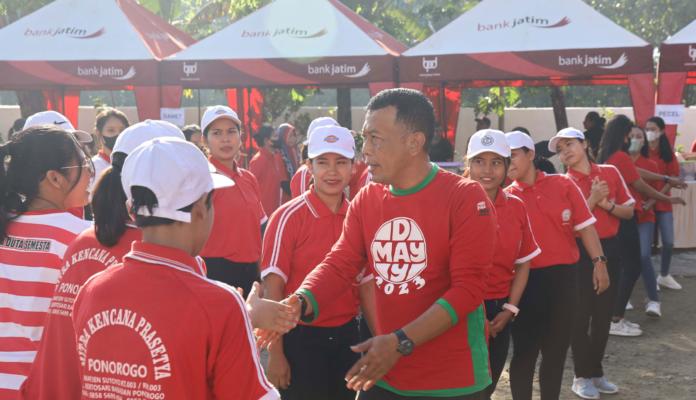 "Sinergi Pengusaha dan Pekerja di Ponorogo: Peringatan Hari Buruh yang Unik dan Penuh Kebersamaan"