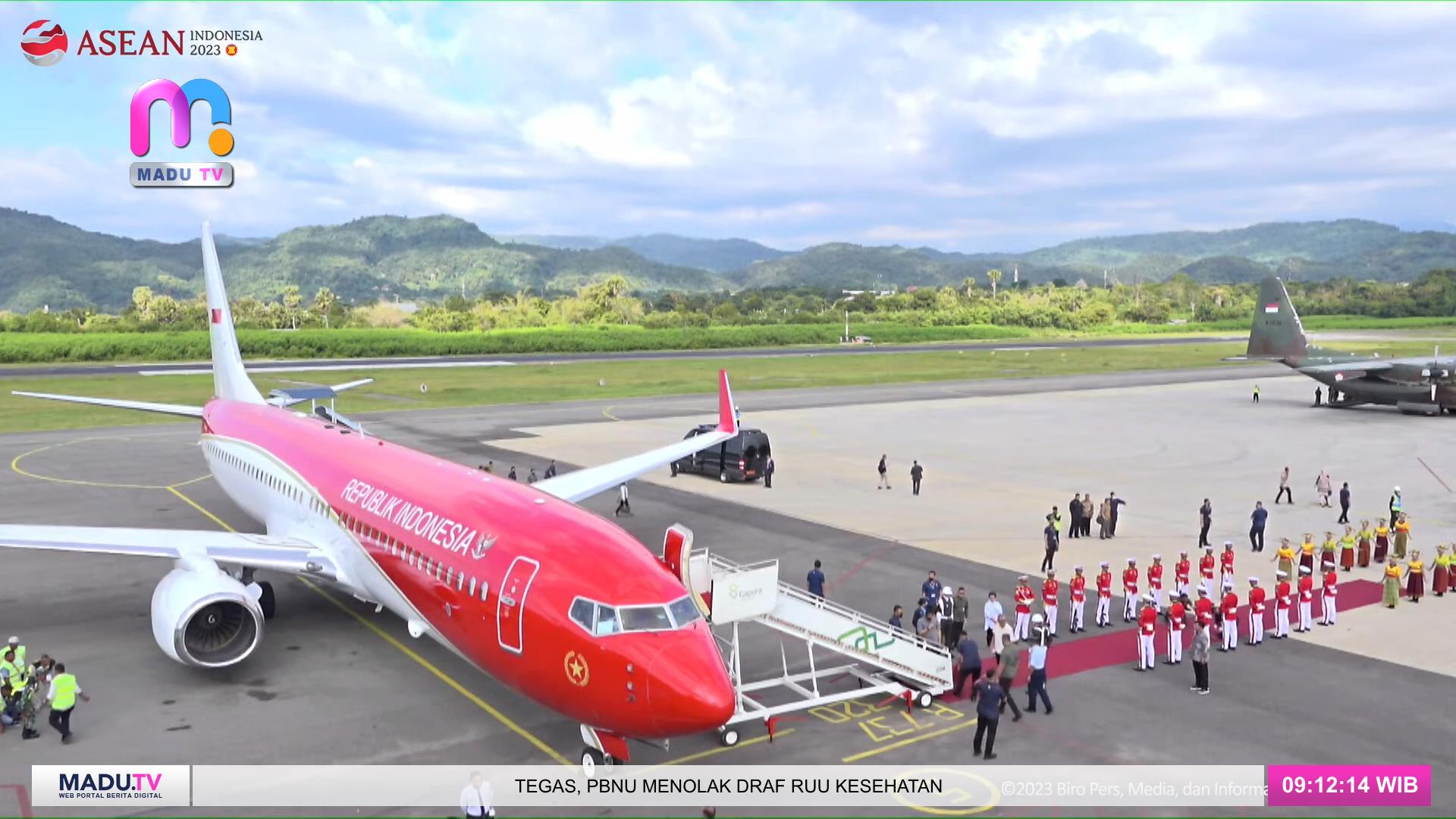 Presiden Jokowi dan Ibu Iriana Tiba di Labuan Bajo, Pastikan Kesiapan KTT ASEAN 2023