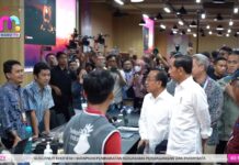 Kunjungan Presiden ke Media Center KTT ke-42 ASEAN di Labuan Bajo