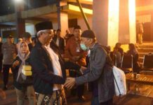 Pastikan Kelengkapan dan Kesehatan Jama’ah, Gus Qowim Sambut Kedatangan Jemaah Haji Kota Kediri