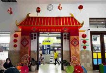 Nuansa Imlek 2577 Meriah di Stasiun Madiun, KAI Daop 7 Hadirkan Photobooth “Kuda Api”