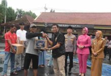 Bersama HDCI Kediri Raya dan Polres Kediri Kota, Mbak Wali Bagikan Sembako dan Takjil
