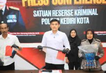 Asyik Nongkrong di Pinggir Jalan, Warga Kehilangan Ponsel Uang Usai dikeroyok 4 Pemuda Bermotor