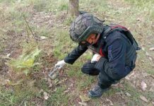 Aksi Berani Personel Polri Jinakkan Granat, Jaga Keamanan Warga Banyuwangi