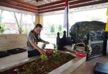 Peringati Hari Bhayangkara ke-80, Kapolri Listyo Sigit Prabowo Ziarah ke Makam Bung Karno