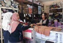 Toko Seragam Diburu, Kewajiban Berseragam Sekolah Harus Terpenuhi