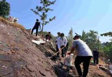 Jalin Kekompakan Antar Ulama dan Umaro’ Susuri serta Bersihkan Sampah Bantaran Sungai Brantas